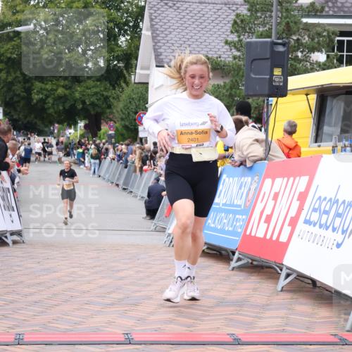 30.08.2026 - Blankeneser Heldenlauf Lena Gebhardt http://msf.ph/oto/10048605 30.08.2026 11:55:30 Ziel 2401, 2649, 2864 meine-sportfotos.de