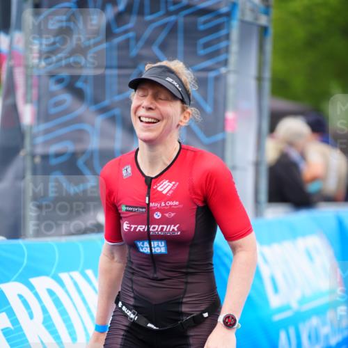 30.08.2026 - Elbe Triathlon Hamburg LAZAROV Photography http://msf.ph/oto/10048630 30.08.2026 10:33:56 Ziel 348 meine-sportfotos.de