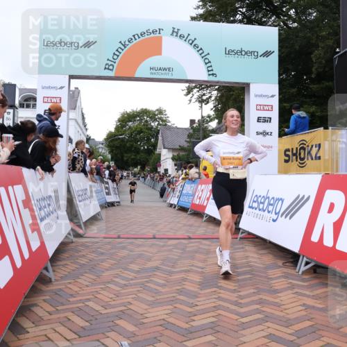 30.08.2026 - Blankeneser Heldenlauf Lena Gebhardt http://msf.ph/oto/10048632 30.08.2026 11:55:31 Ziel 2401, 2649, 2864 meine-sportfotos.de