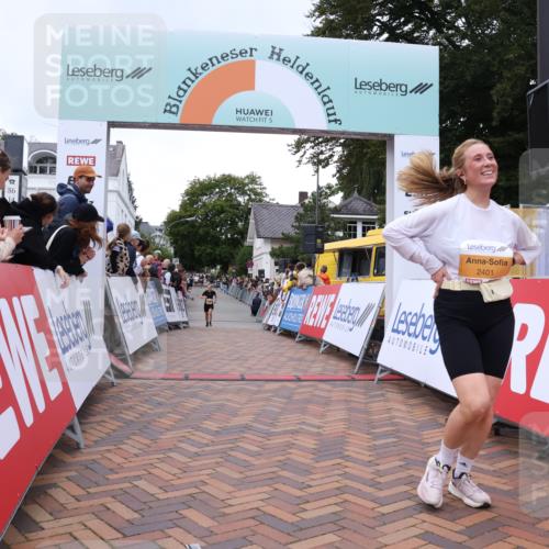 30.08.2026 - Blankeneser Heldenlauf Lena Gebhardt http://msf.ph/oto/10048645 30.08.2026 11:55:32 Ziel 2401, 2649, 2864 meine-sportfotos.de