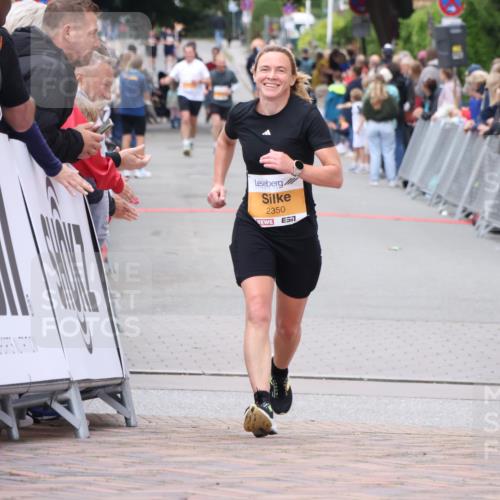 30.08.2026 - Blankeneser Heldenlauf Lena Gebhardt http://msf.ph/oto/10048660 30.08.2026 11:55:34 Ziel 2350, 2401 meine-sportfotos.de