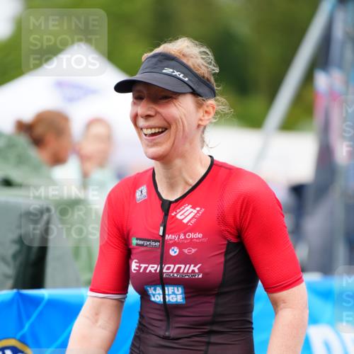 30.08.2026 - Elbe Triathlon Hamburg LAZAROV Photography http://msf.ph/oto/10048661 30.08.2026 10:33:58 Ziel  meine-sportfotos.de