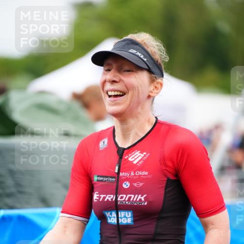 30.08.2026 - Elbe Triathlon Hamburg LAZAROV Photography http://msf.ph/oto/10048671 30.08.2026 10:33:58 Ziel  meine-sportfotos.de