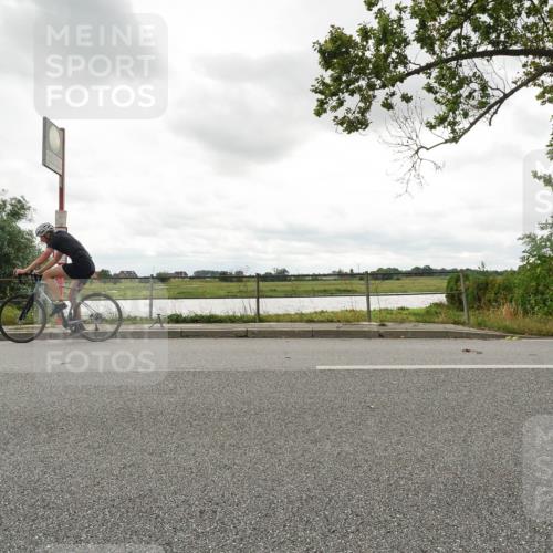 30.08.2026 - Elbe Triathlon Hamburg Michael Burmester http://msf.ph/oto/10048672 30.08.2026 15:22:05 Radfahren  meine-sportfotos.de