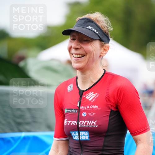 30.08.2026 - Elbe Triathlon Hamburg LAZAROV Photography http://msf.ph/oto/10048678 30.08.2026 10:33:58 Ziel  meine-sportfotos.de