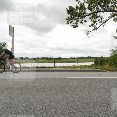 30.08.2026 - Elbe Triathlon Hamburg Michael Burmester http://msf.ph/oto/10048698 30.08.2026 15:22:30 Radfahren  meine-sportfotos.de
