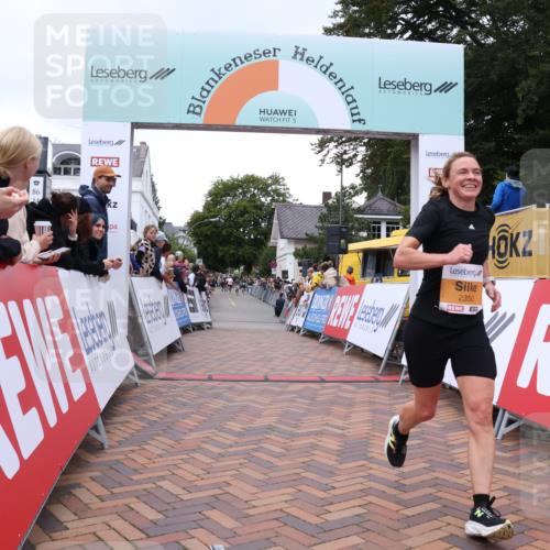30.08.2026 - Blankeneser Heldenlauf Lena Gebhardt http://msf.ph/oto/10048726 30.08.2026 11:55:38 Ziel 2350, 2401 meine-sportfotos.de