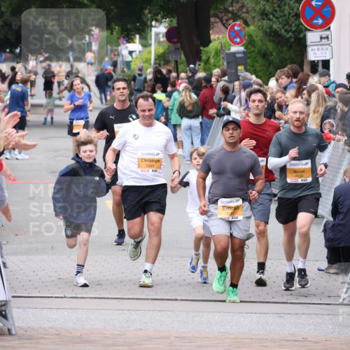 30.08.2026 - Blankeneser Heldenlauf Lena Gebhardt http://msf.ph/oto/10048744 30.08.2026 11:55:48 Ziel  meine-sportfotos.de