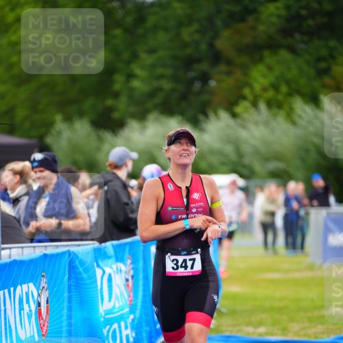 30.08.2026 - Elbe Triathlon Hamburg LAZAROV Photography http://msf.ph/oto/10048795 30.08.2026 10:34:17 Ziel 347, 412 meine-sportfotos.de