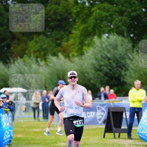 30.08.2026 - Elbe Triathlon Hamburg LAZAROV Photography http://msf.ph/oto/10048831 30.08.2026 10:34:21 Ziel 347, 412 meine-sportfotos.de