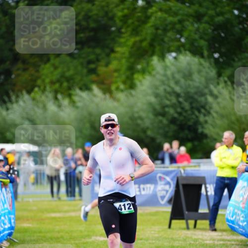 30.08.2026 - Elbe Triathlon Hamburg LAZAROV Photography http://msf.ph/oto/10048836 30.08.2026 10:34:21 Ziel 347, 412 meine-sportfotos.de