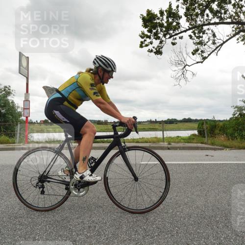 30.08.2026 - Elbe Triathlon Hamburg Michael Burmester http://msf.ph/oto/10048842 30.08.2026 15:24:59 Radfahren  meine-sportfotos.de
