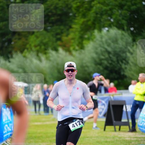 30.08.2026 - Elbe Triathlon Hamburg LAZAROV Photography http://msf.ph/oto/10048852 30.08.2026 10:34:22 Ziel 412 meine-sportfotos.de
