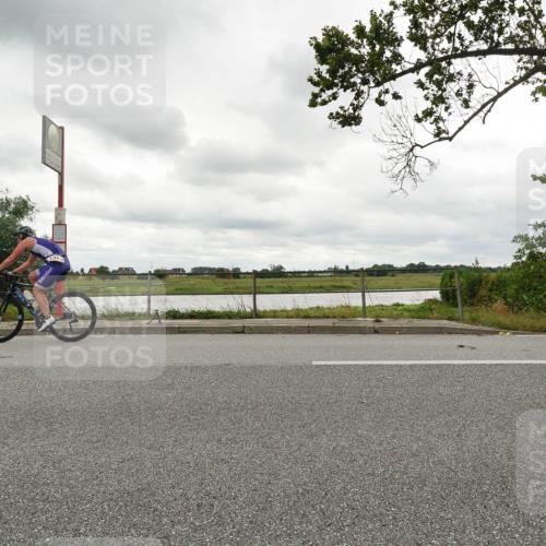 30.08.2026 - Elbe Triathlon Hamburg Michael Burmester http://msf.ph/oto/10048859 30.08.2026 15:25:27 Radfahren  meine-sportfotos.de