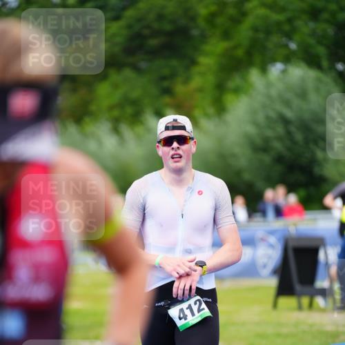 30.08.2026 - Elbe Triathlon Hamburg LAZAROV Photography http://msf.ph/oto/10048871 30.08.2026 10:34:22 Ziel 412 meine-sportfotos.de