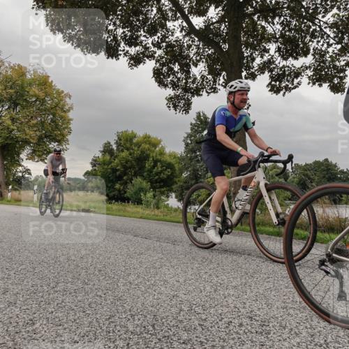 30.08.2026 - Elbe Triathlon Hamburg Michael Burmester http://msf.ph/oto/10048898 30.08.2026 09:46:29 Radfahren 343, 412, 426, 460, 484, 493, 568, 589, 725 meine-sportfotos.de