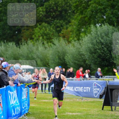 30.08.2026 - Elbe Triathlon Hamburg LAZAROV Photography http://msf.ph/oto/10048915 30.08.2026 10:34:44 Ziel 356, 385 meine-sportfotos.de