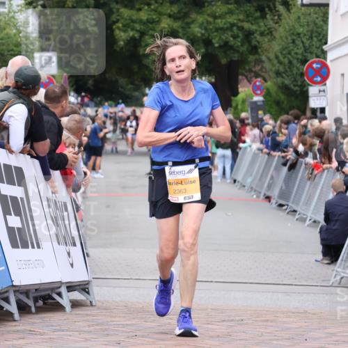 30.08.2026 - Blankeneser Heldenlauf Lena Gebhardt http://msf.ph/oto/10048919 30.08.2026 11:56:01 Ziel 2245, 2363, 2387, 2391, 2678, 2939 meine-sportfotos.de