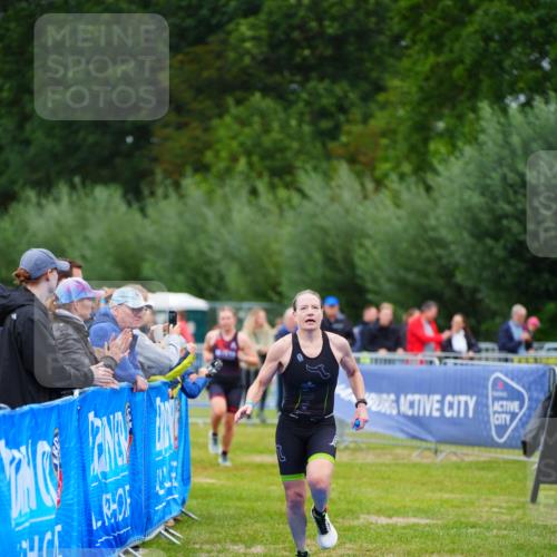30.08.2026 - Elbe Triathlon Hamburg LAZAROV Photography http://msf.ph/oto/10048935 30.08.2026 10:34:44 Ziel 356, 385 meine-sportfotos.de