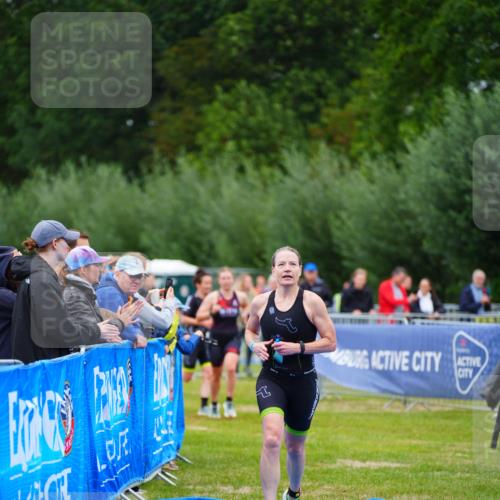 30.08.2026 - Elbe Triathlon Hamburg LAZAROV Photography http://msf.ph/oto/10048949 30.08.2026 10:34:45 Ziel 356, 385 meine-sportfotos.de