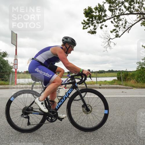 30.08.2026 - Elbe Triathlon Hamburg Michael Burmester http://msf.ph/oto/10048965 30.08.2026 15:26:56 Radfahren  meine-sportfotos.de