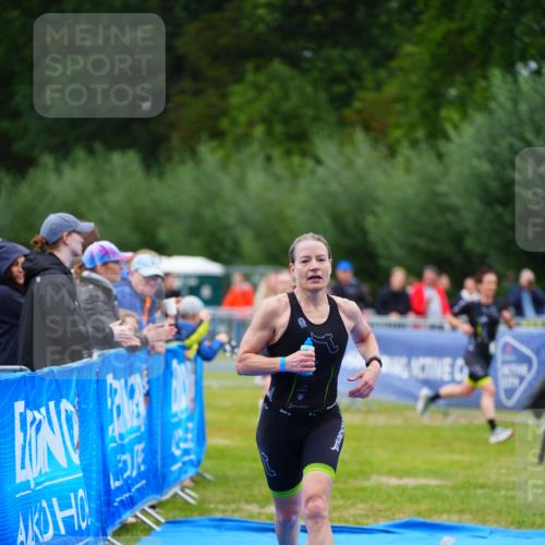 30.08.2026 - Elbe Triathlon Hamburg LAZAROV Photography http://msf.ph/oto/10048975 30.08.2026 10:34:46 Ziel 356, 385 meine-sportfotos.de