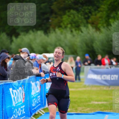 30.08.2026 - Elbe Triathlon Hamburg LAZAROV Photography http://msf.ph/oto/10049030 30.08.2026 10:34:51 Ziel 356 meine-sportfotos.de