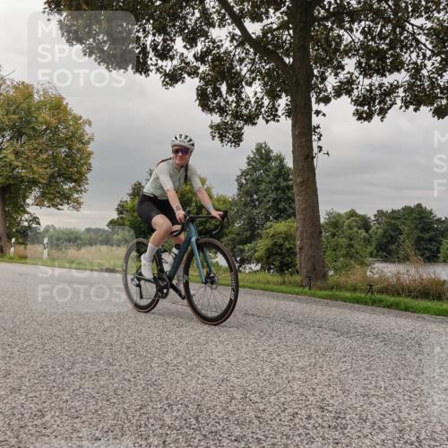 30.08.2026 - Elbe Triathlon Hamburg Michael Burmester http://msf.ph/oto/10049055 30.08.2026 09:47:42 Radfahren 305, 336, 388, 432, 553, 809 meine-sportfotos.de