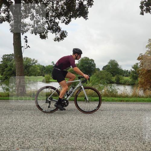 30.08.2026 - Elbe Triathlon Hamburg Michael Burmester http://msf.ph/oto/10049086 30.08.2026 09:36:29 Radfahren 258, 444, 524, 525 meine-sportfotos.de