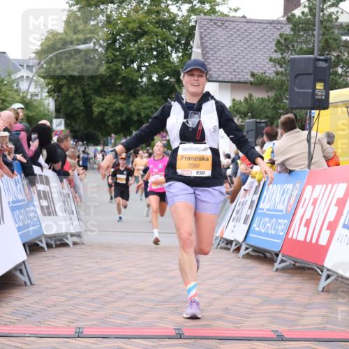 30.08.2026 - Blankeneser Heldenlauf Lena Gebhardt http://msf.ph/oto/10049124 30.08.2026 11:56:22 Ziel 2392, 2407 meine-sportfotos.de