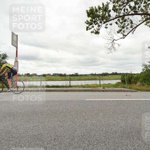 30.08.2026 - Elbe Triathlon Hamburg Michael Burmester http://msf.ph/oto/10049125 30.08.2026 15:28:39 Radfahren  meine-sportfotos.de