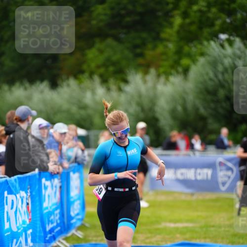 30.08.2026 - Elbe Triathlon Hamburg LAZAROV Photography http://msf.ph/oto/10049128 30.08.2026 10:35:05 Ziel 359 meine-sportfotos.de