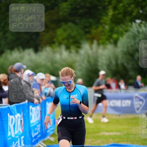 30.08.2026 - Elbe Triathlon Hamburg LAZAROV Photography http://msf.ph/oto/10049133 30.08.2026 10:35:05 Ziel 359 meine-sportfotos.de