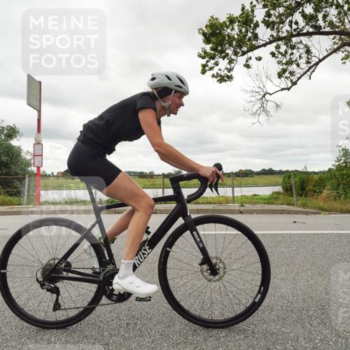 30.08.2026 - Elbe Triathlon Hamburg Michael Burmester http://msf.ph/oto/10049211 30.08.2026 15:29:14 Radfahren  meine-sportfotos.de