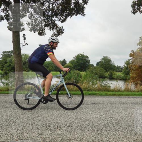 30.08.2026 - Elbe Triathlon Hamburg Michael Burmester http://msf.ph/oto/10049241 30.08.2026 09:37:23 Radfahren 392, 400 meine-sportfotos.de