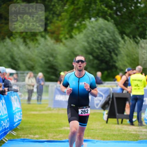 30.08.2026 - Elbe Triathlon Hamburg LAZAROV Photography http://msf.ph/oto/10049243 30.08.2026 10:35:19 Ziel 251, 262 meine-sportfotos.de