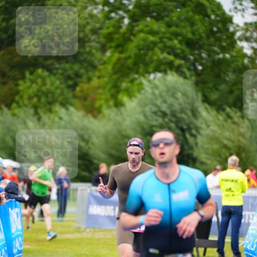 30.08.2026 - Elbe Triathlon Hamburg LAZAROV Photography http://msf.ph/oto/10049248 30.08.2026 10:35:20 Ziel 251, 262, 325 meine-sportfotos.de