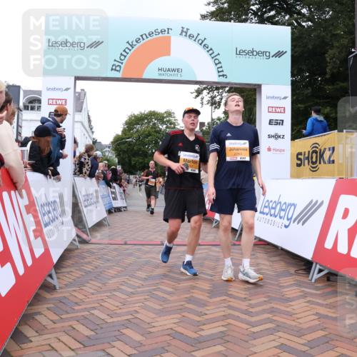 30.08.2026 - Blankeneser Heldenlauf Lena Gebhardt http://msf.ph/oto/10049259 30.08.2026 11:56:29 Ziel 2182, 2262, 2263, 2322, 2392, 2407 meine-sportfotos.de