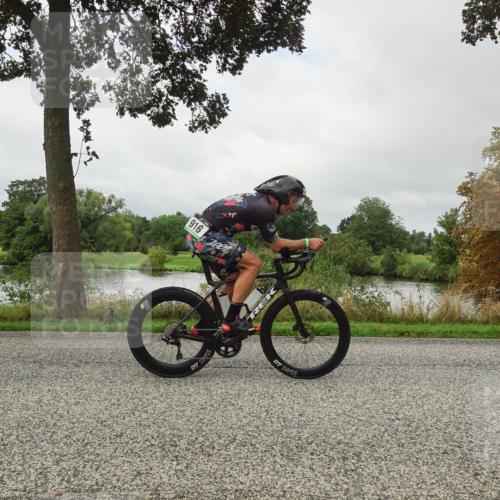 30.08.2026 - Elbe Triathlon Hamburg Michael Burmester http://msf.ph/oto/10049260 30.08.2026 09:37:32 Radfahren 916 meine-sportfotos.de