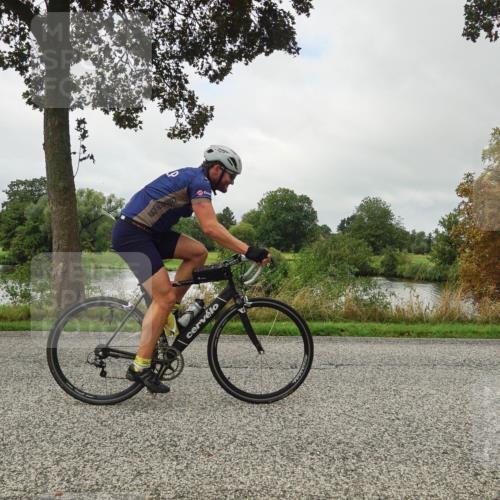30.08.2026 - Elbe Triathlon Hamburg Michael Burmester http://msf.ph/oto/10049283 30.08.2026 09:37:42 Radfahren 356, 362, 439, 497, 555, 642, 711, 1897 meine-sportfotos.de