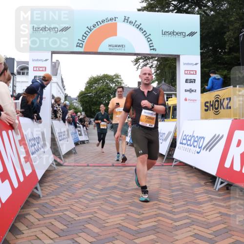 30.08.2026 - Blankeneser Heldenlauf Lena Gebhardt http://msf.ph/oto/10049317 30.08.2026 11:56:33 Ziel 2182, 2262, 2263, 2322, 2473 meine-sportfotos.de