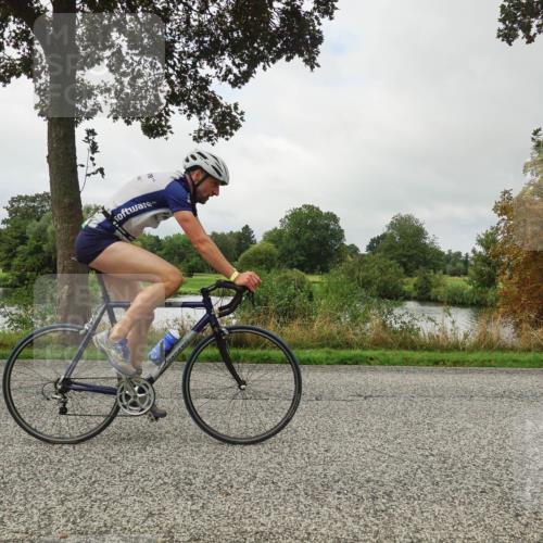 30.08.2026 - Elbe Triathlon Hamburg Michael Burmester http://msf.ph/oto/10049318 30.08.2026 09:37:48 Radfahren 320, 356, 451, 550, 711, 739, 761 meine-sportfotos.de