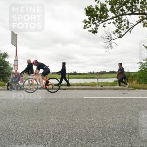30.08.2026 - Elbe Triathlon Hamburg Michael Burmester http://msf.ph/oto/10049323 30.08.2026 15:30:36 Radfahren  meine-sportfotos.de