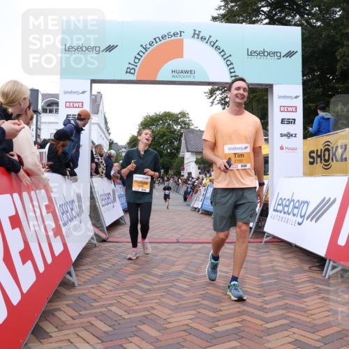 30.08.2026 - Blankeneser Heldenlauf Lena Gebhardt http://msf.ph/oto/10049360 30.08.2026 11:56:35 Ziel 2182, 2262, 2263, 2322, 2473, 4206 meine-sportfotos.de