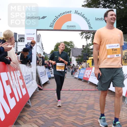 30.08.2026 - Blankeneser Heldenlauf Lena Gebhardt http://msf.ph/oto/10049374 30.08.2026 11:56:35 Ziel 2182, 2262, 2263, 2322, 2473, 4206 meine-sportfotos.de