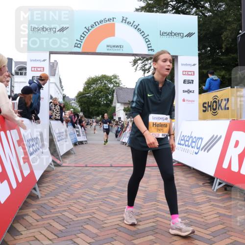 30.08.2026 - Blankeneser Heldenlauf Lena Gebhardt http://msf.ph/oto/10049402 30.08.2026 11:56:37 Ziel 2182, 2322, 2473, 4206 meine-sportfotos.de