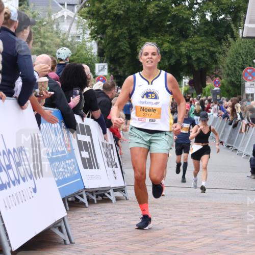 30.08.2026 - Blankeneser Heldenlauf Lena Gebhardt http://msf.ph/oto/10049478 30.08.2026 11:56:43 Ziel 2610, 2717, 4206 meine-sportfotos.de