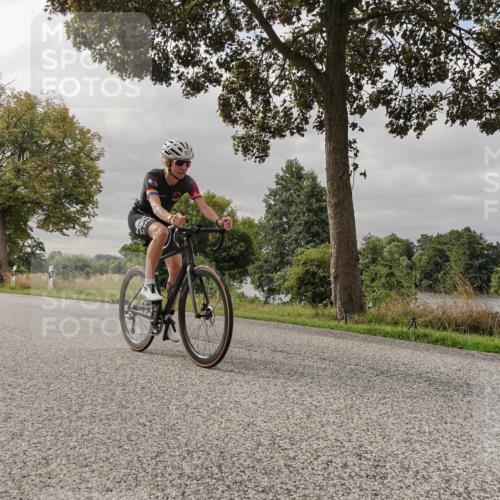 30.08.2026 - Elbe Triathlon Hamburg Michael Burmester http://msf.ph/oto/10049493 30.08.2026 09:51:19 Radfahren 565, 570, 708, 709, 860, 861, 936, 977 meine-sportfotos.de