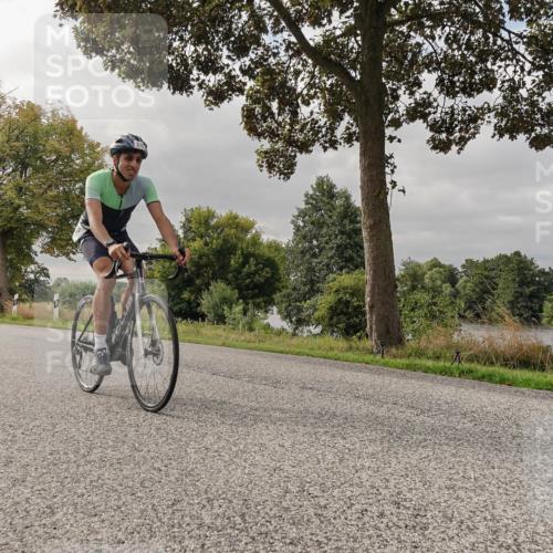 30.08.2026 - Elbe Triathlon Hamburg Michael Burmester http://msf.ph/oto/10049496 30.08.2026 09:51:21 Radfahren 570, 860, 861, 936, 977 meine-sportfotos.de