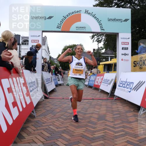 30.08.2026 - Blankeneser Heldenlauf Lena Gebhardt http://msf.ph/oto/10049498 30.08.2026 11:56:45 Ziel 2610, 2717, 2916, 4206 meine-sportfotos.de